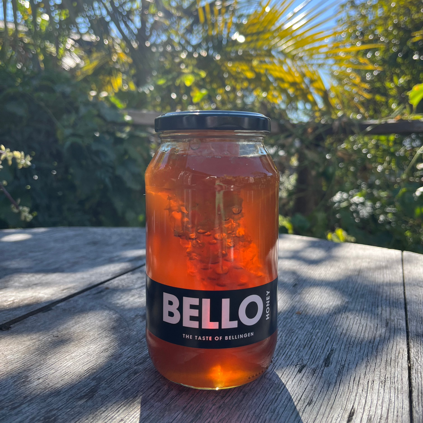 Raw Honey and Comb - Medium Glass Jar - 500g