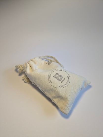 Hand-Poured Beeswax Tea Lights in Linen Calico Bag – Pack of 5