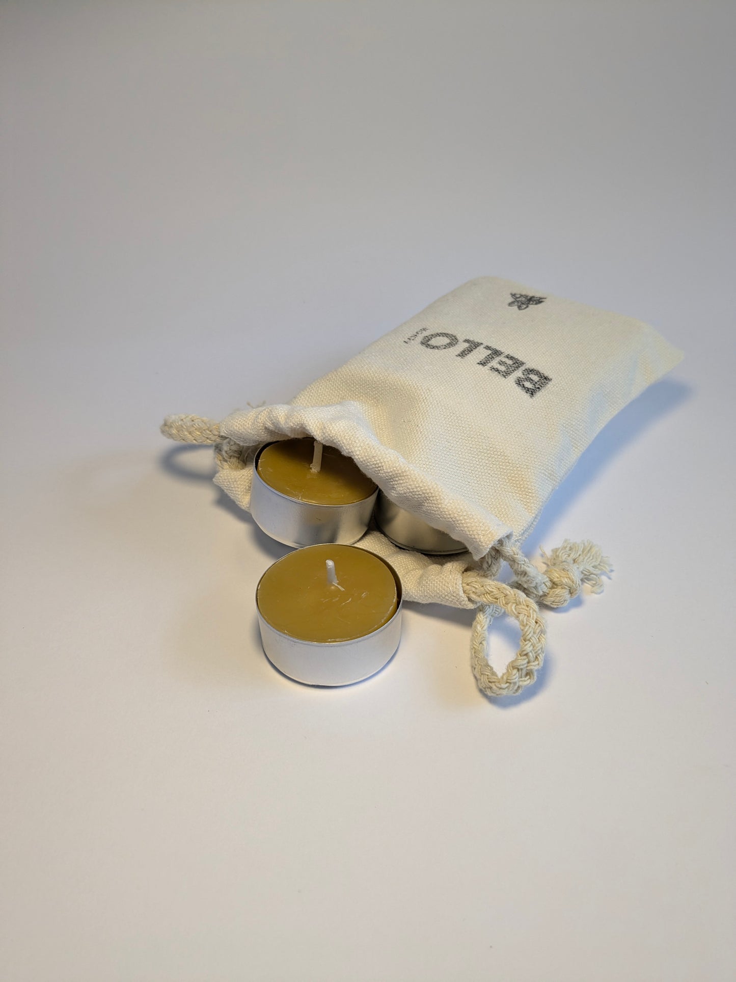 Hand-Poured Beeswax Tea Lights in Linen Calico Bag – Pack of 5
